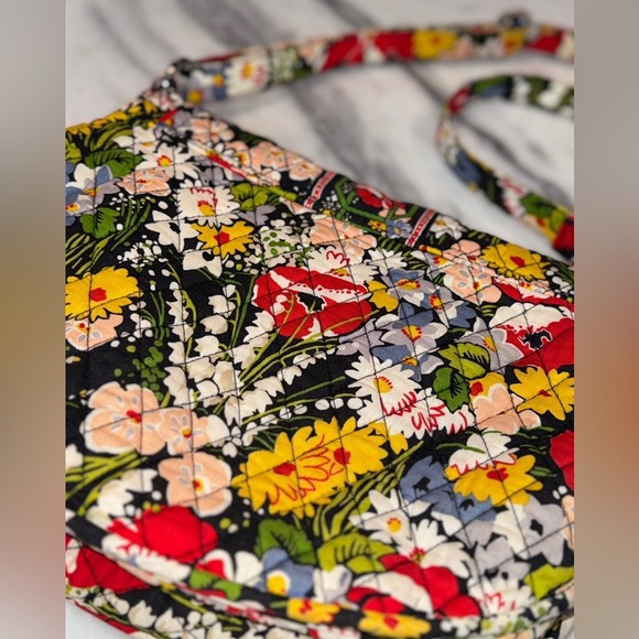 Vera Bradley Crossbody Saddle Up Bag Retired Poppy Fields pattern. - Picture 5 of 10